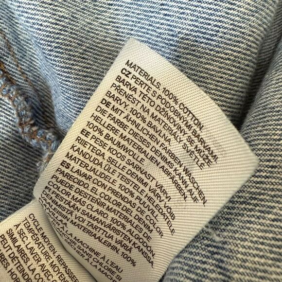 H&M Divided Medium Wash Distressed Jean Denim Jacket Coat Cropped L - Picture 7 of 7